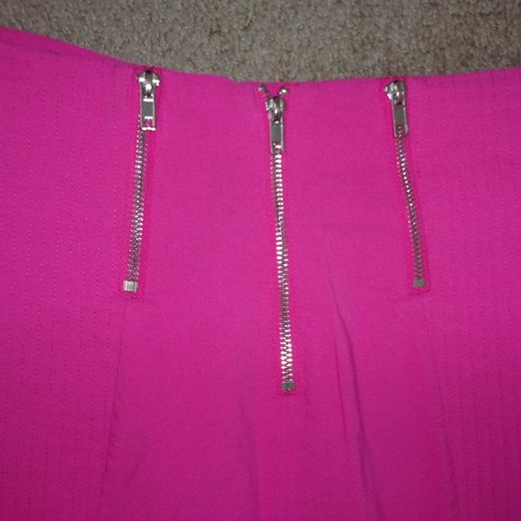 Divided H&M Skirt Hot Pink Mini Zippers - Picture 2 of 4